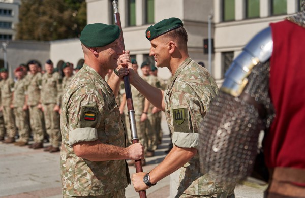 Lietuvos kariuomenės vyriausiuoju puskarininkiu paskirtas seržantas majoras Darius Masiulis