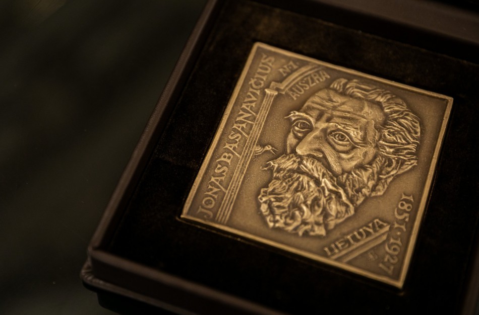 Laukiama pretendentų gauti Nacionalinę Jono Basanavičiaus premiją už nuopelnus etninės kultūros srityje