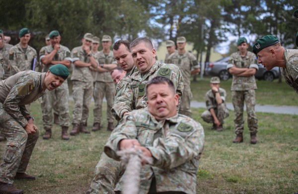T. Dambrausko fotokonkurso laureatė M. Melinytė: kartais ir orlaivis gali šypsotis į objektyvą