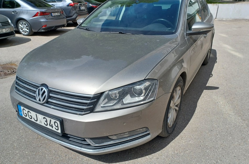 Automobilio VW PASSAT pardavimas viešo aukciono būdu