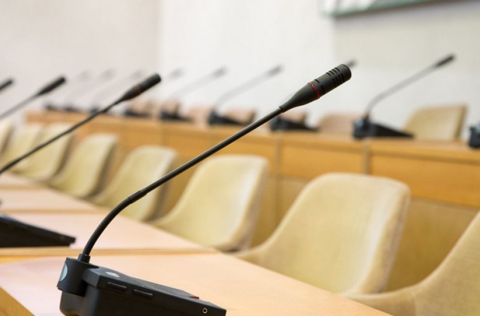 Vyriausybė pritarė prekybos alkoholiniais gėrimais laiko trumpinimui