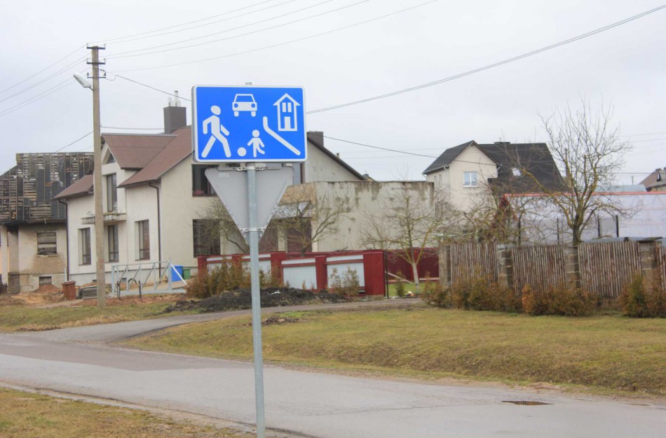 Juodmenoje – greičio ribojimas, įrengti kelio ženklai "Gyvenamoji zona"