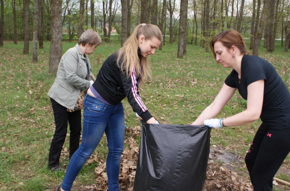 Aplinkos švarinimo akcija „Darom 2016“