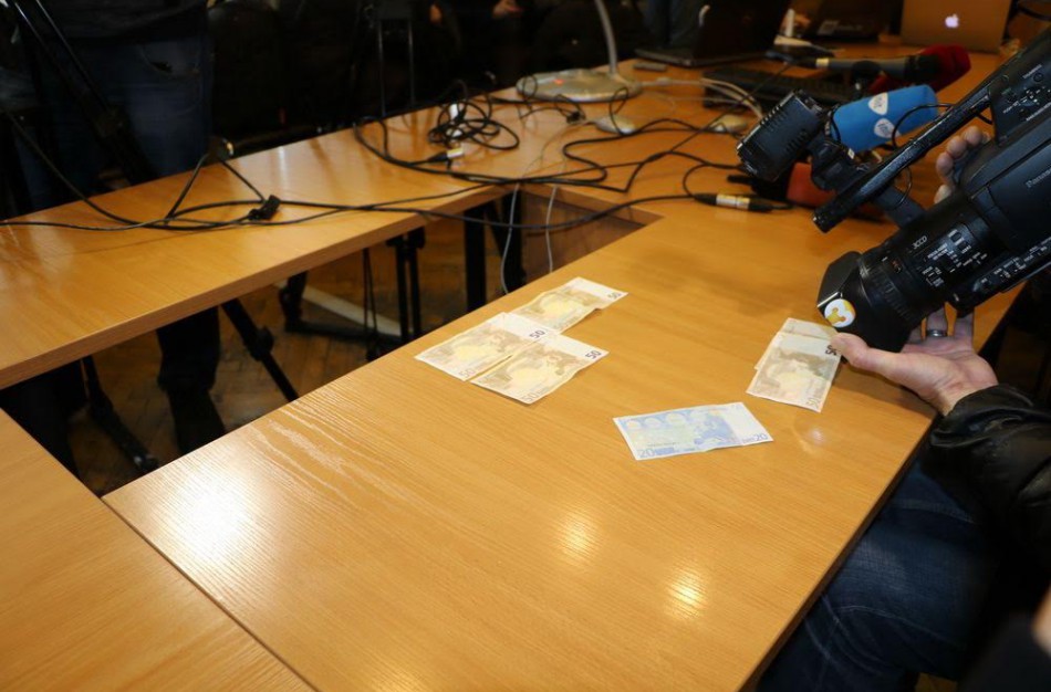 Pareigūnai įspėja: apyvartoje vėl pasirodė netikri eurai