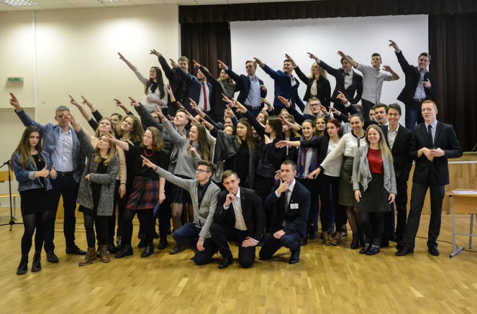 Jonavoje moksleiviai  trims dienoms tapo Europos Parlamento nariais