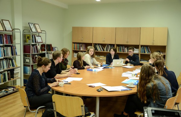 Jonavoje moksleiviai  trims dienoms tapo Europos Parlamento nariais