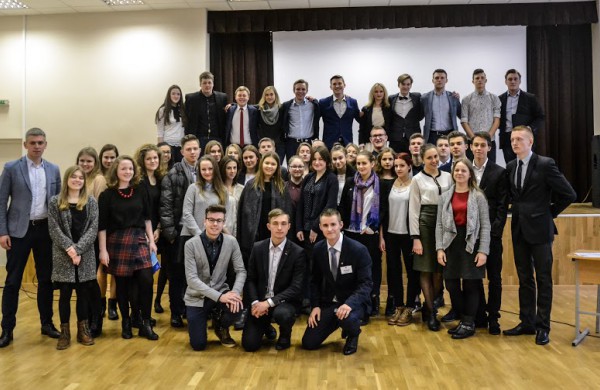 Jonavoje moksleiviai  trims dienoms tapo Europos Parlamento nariais