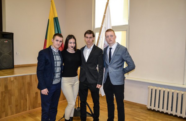 Jonavoje moksleiviai  trims dienoms tapo Europos Parlamento nariais