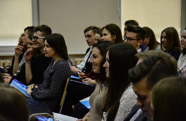 Jonavoje moksleiviai  trims dienoms tapo Europos Parlamento nariais