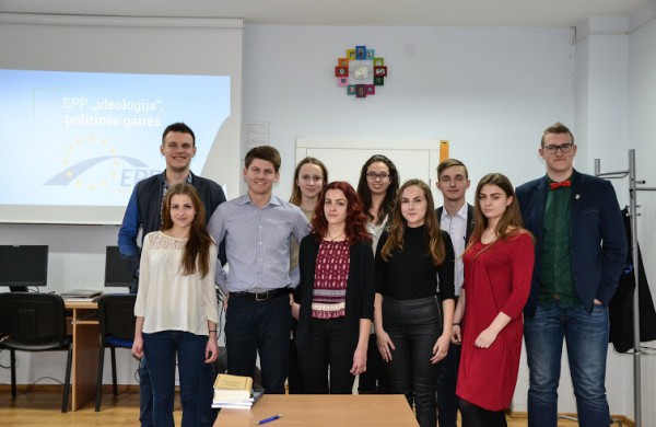 Jonavoje moksleiviai  trims dienoms tapo Europos Parlamento nariais