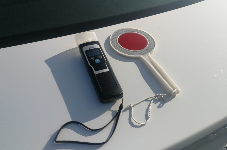 Pavojus Jonavos keliuose: Stipriai apgirtęs vairuotojas nuvažiavo nuo kelio