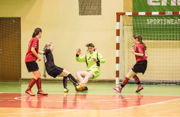 Jonavos futbolininkėms – trečioji vieta