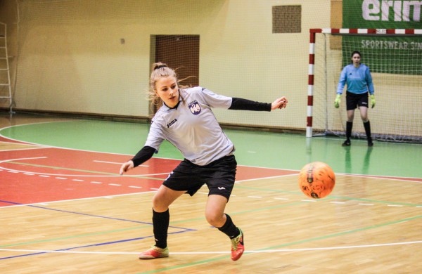 Jonavos futbolininkėms – trečioji vieta