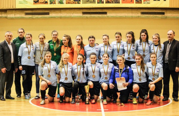 Jonavos futbolininkėms – trečioji vieta