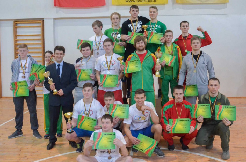 Pergalingos „Jonava-Židikai“ jungtinės komandos svarsčių kilnojimo varžybos