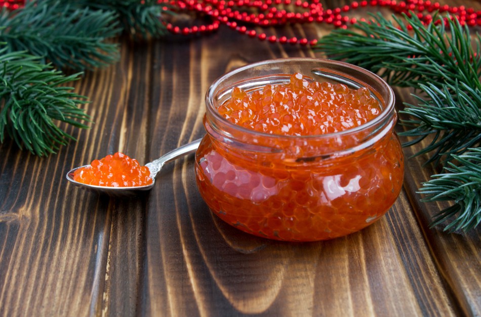 Šių metų šventinio stalo hitas – ikrai pataluose: pasilikite ir sau, nes svečiai viską suvalgys