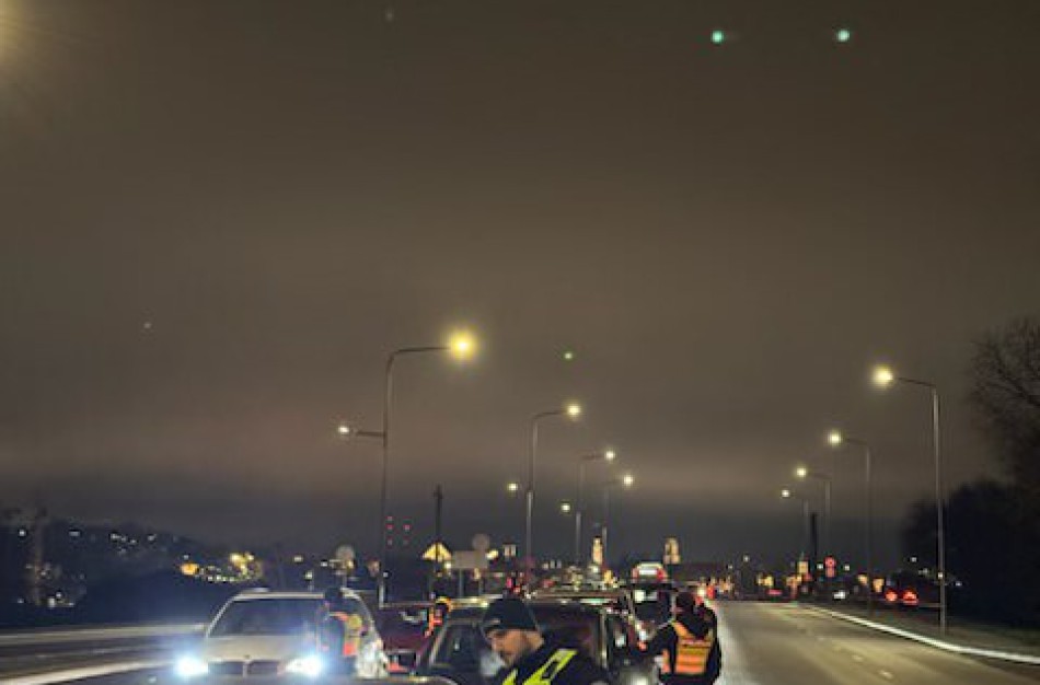 Praėjusi savaitė keliuose: Kauno ir Jonavos rajonuose - 17 neblaivių vairuotojų,  kėdainiečio kelionę sustabdė gyvatvorė