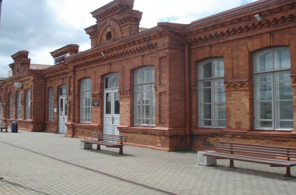 Siūloma išsinuomoti Jonavos geležinkelio stoties patalpas ir tualetą