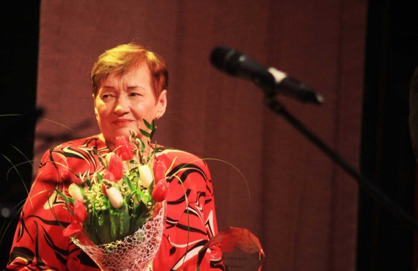 Atsiimti metų jonavietės apdovanojimo į sceną kilo ir vienuolė, ir policininkė