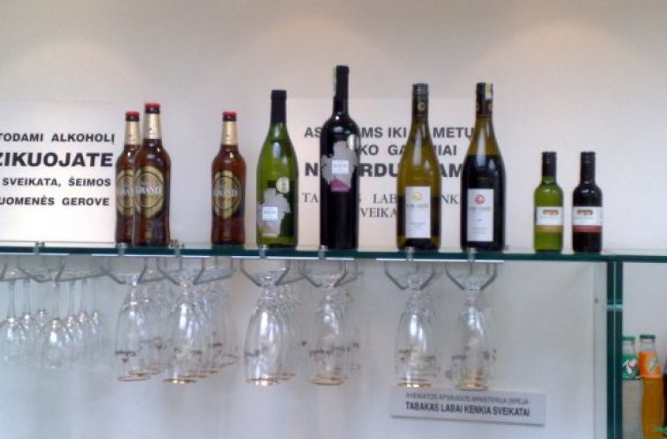 Teikiamas įstatymų projektas alkoholizmo epidemijai stabdyti