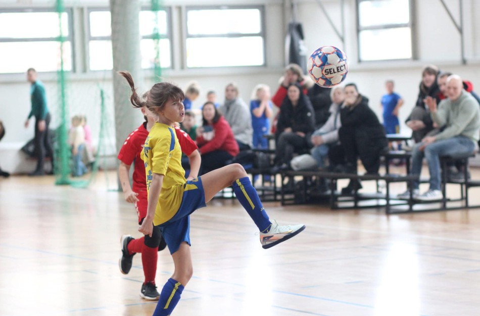 Pasibaigė mergaičių futsal čempionato pirmasis etapas: jonavietės savo grupėje trečios