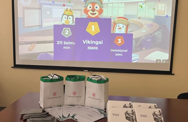 Jonavos moksleiviai varžėsi teisinių žinių konkurse „Aš ir policija“