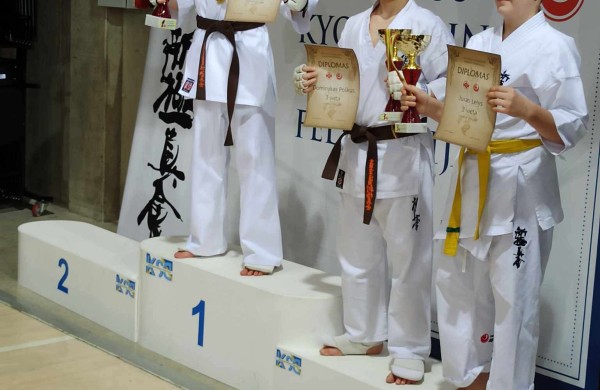 Trys jonaviečiai Kyokushin pirmenybėse iškovojo auksą