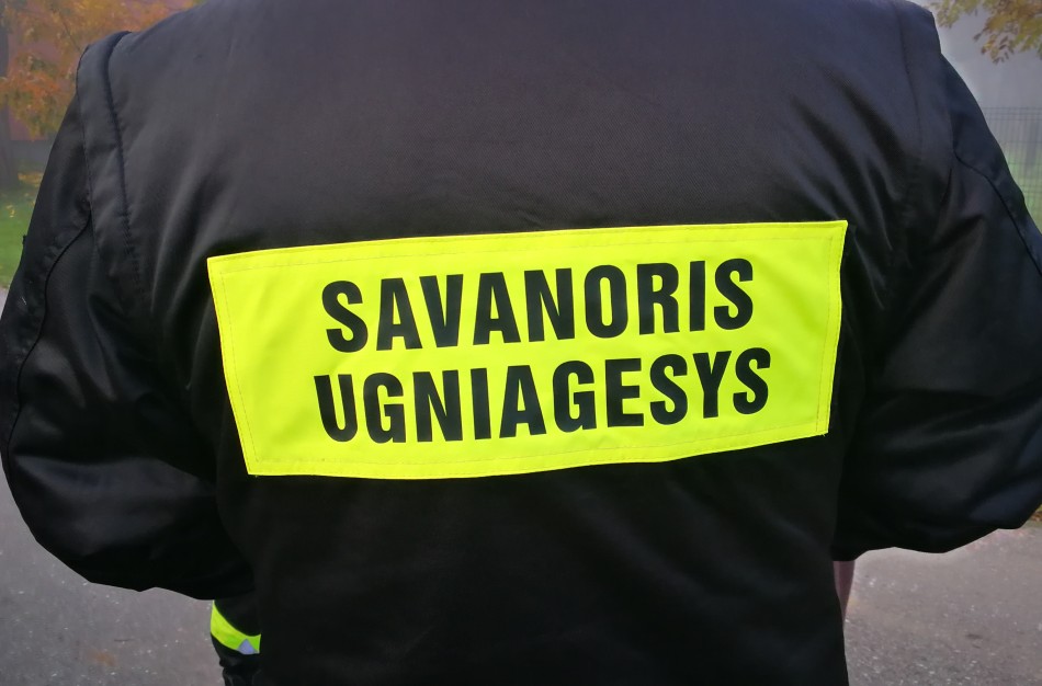 Jonavos ugniagesiai gelbėtojai: nuo pagalbos bute iki gaisrų gesinimo rajone 