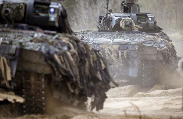 „Iron Wolf 2025-I“ pratybų pabaigoje Gaižiūnų poligone – JAV oro desanto operacija ir mūšio lauko perdavimas sąjungininkams