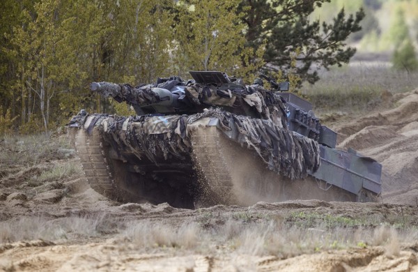 „Iron Wolf 2025-I“ pratybų pabaigoje Gaižiūnų poligone – JAV oro desanto operacija ir mūšio lauko perdavimas sąjungininkams