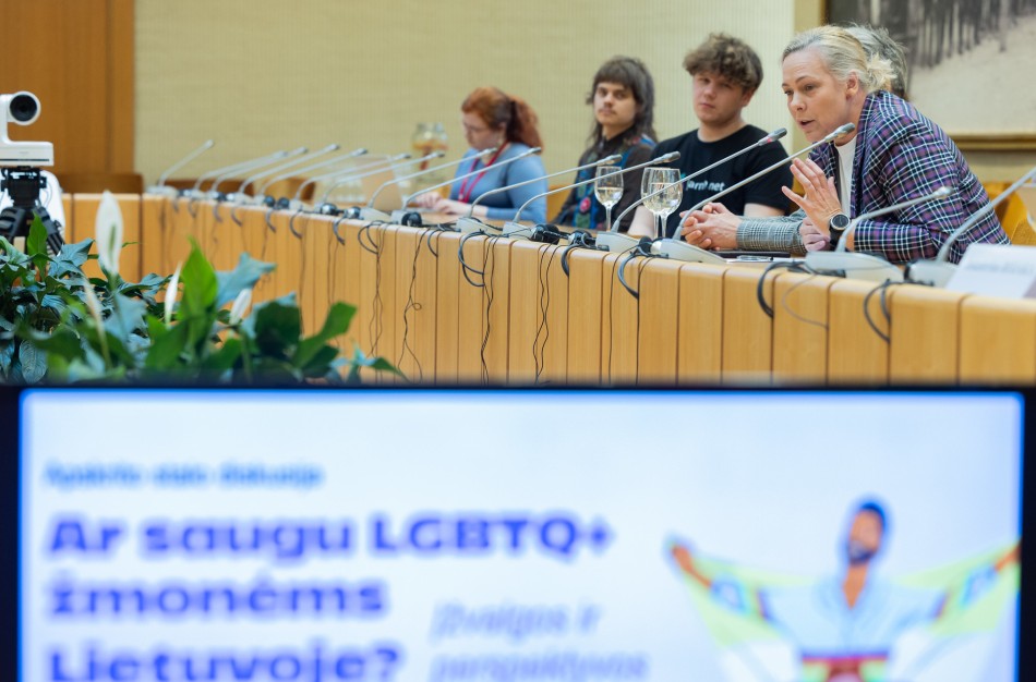 Diskusijos Seime dalyviai: LGBTQ+ diskriminacija Lietuvoje išplitusi kone visose srityse“