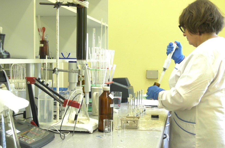Nuo pirmų žingsnių iki džiugios naujienos: ,,Jonavos vandenų” kelias iki nuotekų tyrimų laboratorijos akreditacijos  