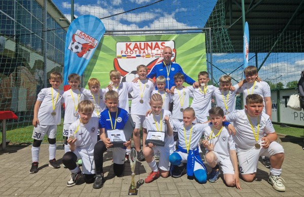 Jonavos futbolo akademijos komandos dalyvavo tarptautiniame „Kaunas Football Fest“ turnyre