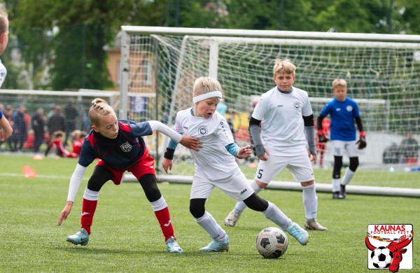 Jonavos futbolo akademijos komandos dalyvavo tarptautiniame „Kaunas Football Fest“ turnyre