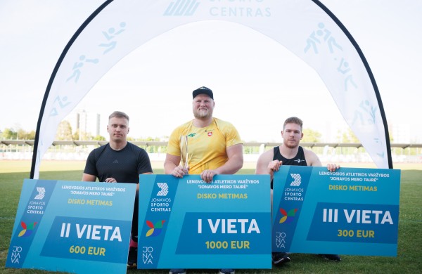 Lengvosios atletikos varžybose „Jonavos mero taurė“ – aukšti sportininkų pasiekimai ir asmeniniai rekordai  