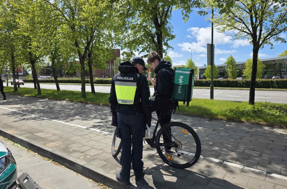 Dėmesys dviračių transporto priemonių vairuotojams