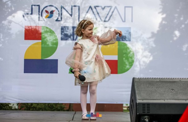 Jonava pagerbė talentus ir pasitiko vasarą su muzika