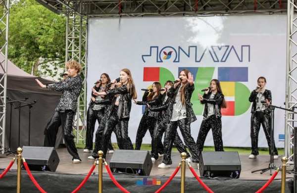 Jonava pagerbė talentus ir pasitiko vasarą su muzika