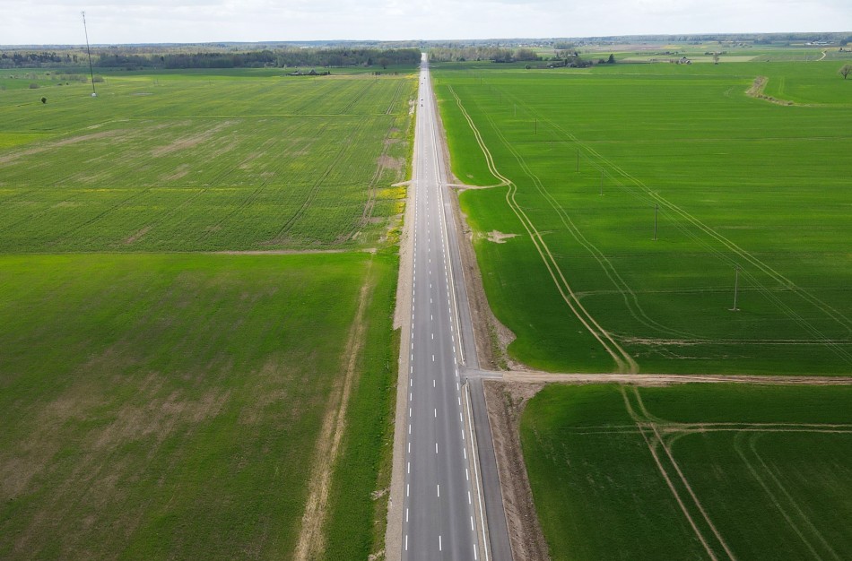 Tyrimas: prasta kelių ir tiltų būklė lemia gyvenimo kokybę bei šalies saugumo situaciją