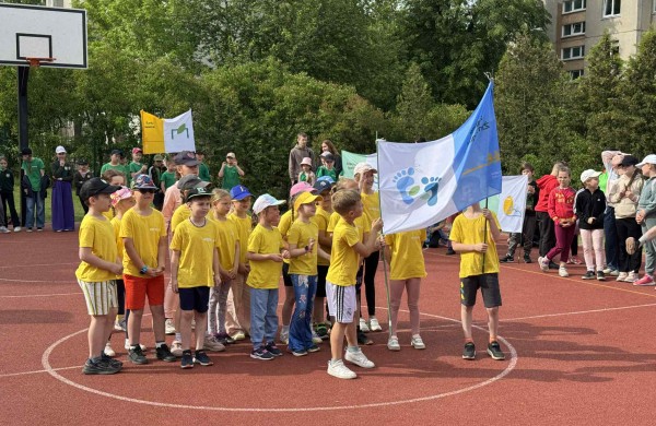 Jonavos pradinės mokyklos sporto šventė – bendrystės ir olimpinės dvasios įkvėpta diena