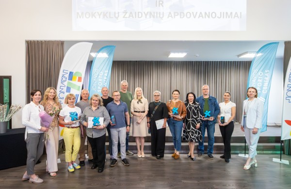 Jonavos sporto centras minėjo ,,trigubą šventę" - mokyklų žaidynių ir sporto centro prizininkų apdovanojimus bei absolventų palydas 