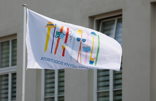 Startavo renginių ciklas „Atostogos knygų terasoje“