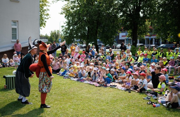 Startavo renginių ciklas „Atostogos knygų terasoje“