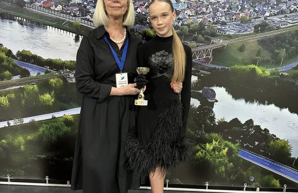 Sportinių šokių klubas ,,Vėtra” baigė sezoną su įspūdingais laimėjimais