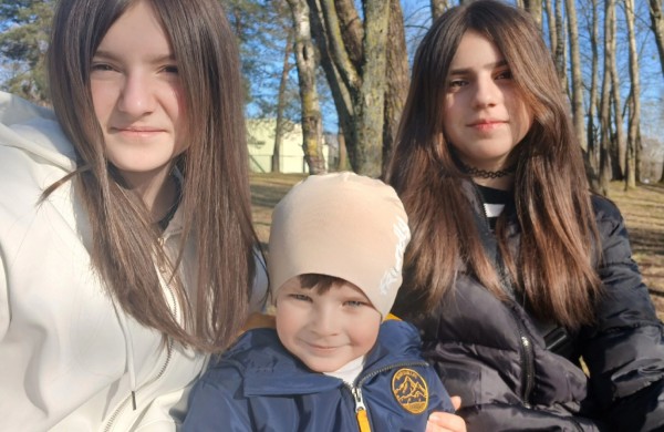 Ukrainiečių šeima Jonavoje rado saugumą ir naują pradžią: „Čia mūsų vaikai vėl gali svajoti“