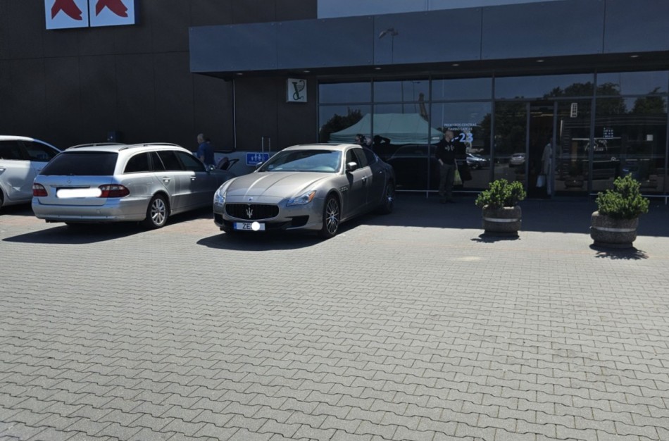 „Šeimos vietos“ parkavimo etika Jonavoje: žinoma pavardė ir mįslingas „ZED“