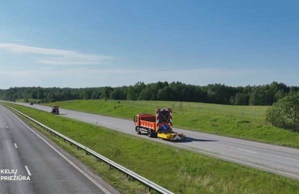 Naujas saugumo lygis keliuose – mobilūs smūgio slopintuvai 