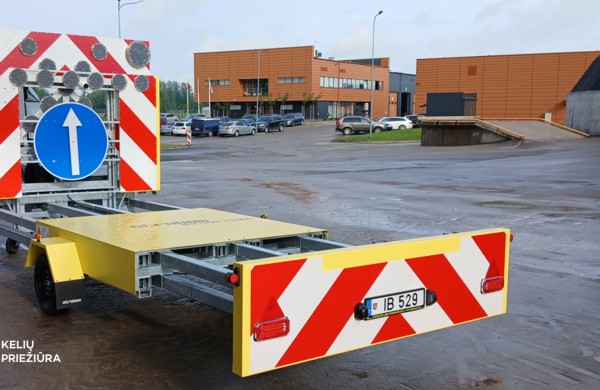 Naujas saugumo lygis keliuose – mobilūs smūgio slopintuvai 
