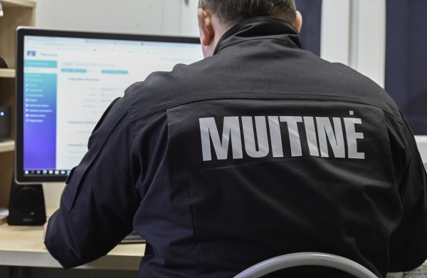 Muitinė žino, kiek iš tiesų kainuoja jūsų pirkinys 