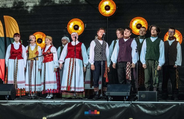 Liepos 6-oji Jonavoje: vienybė, tautiškumas ir muzika miesto širdyje